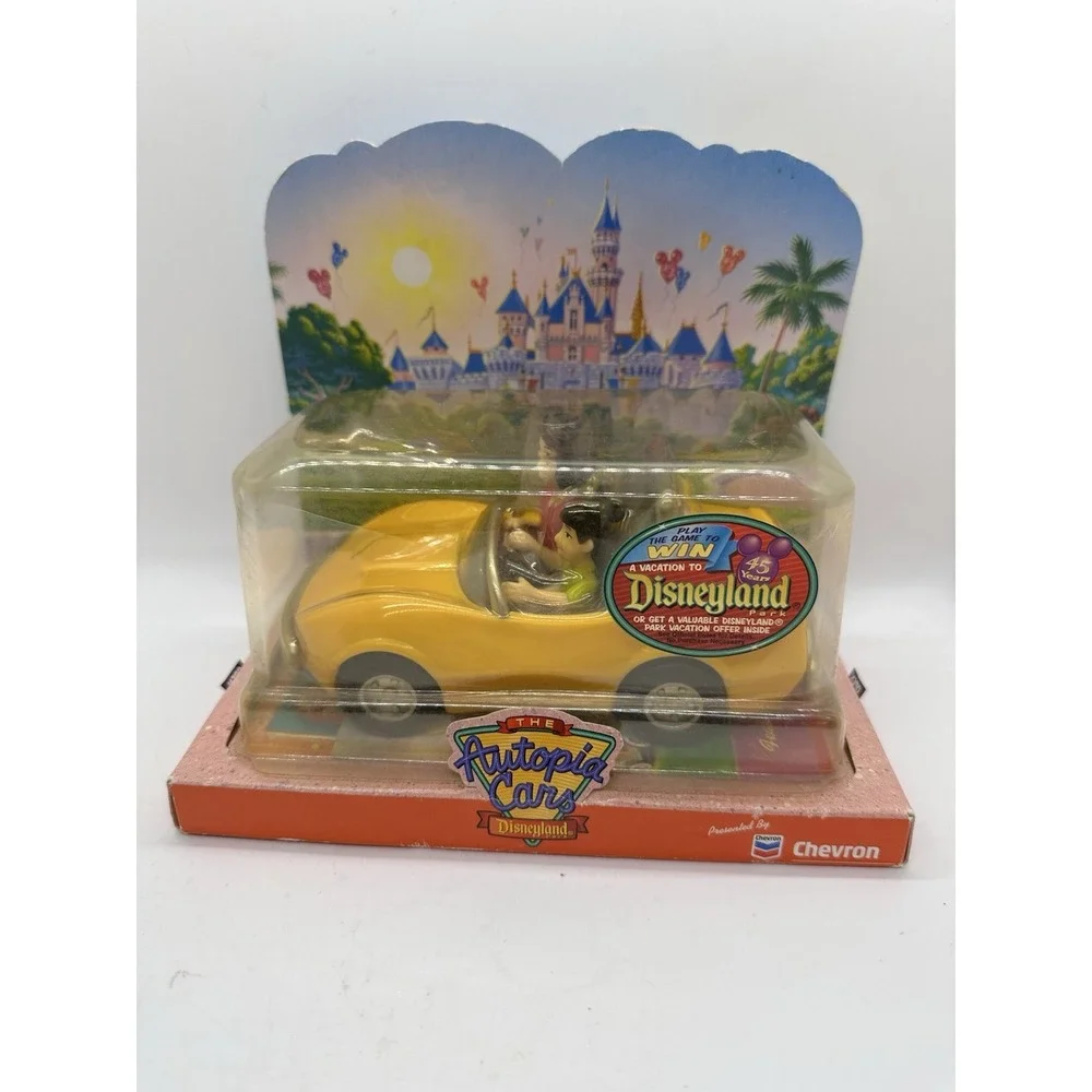 Disneyland Autopia Chevron Car Yellow w/ Removable Passengers NIB‎ 2000 Promo
